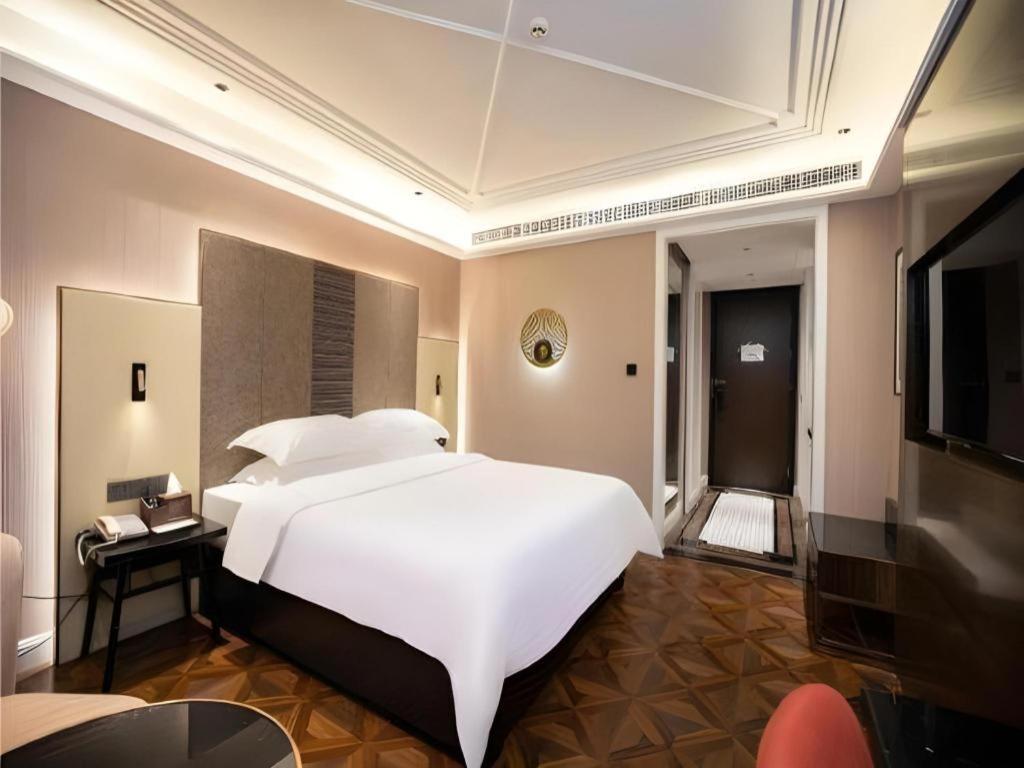 Metropolo Hotel Wuchuang Jiangtan Jiyuqiao Metro Station Ухань Екстер'єр фото