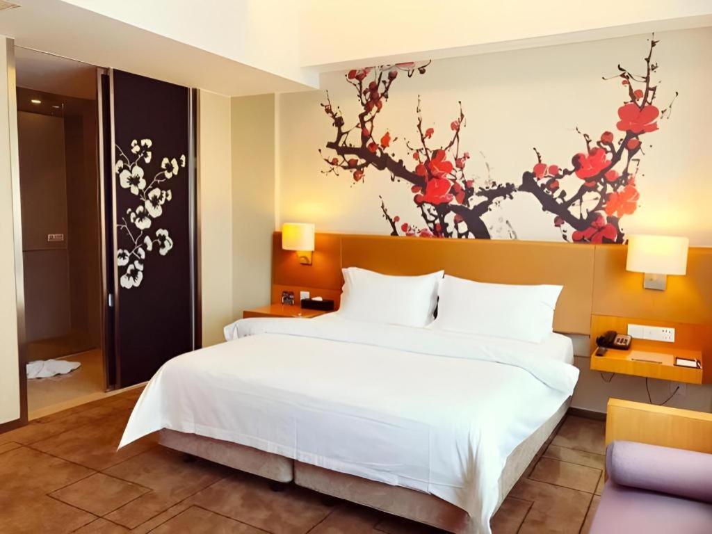 Metropolo Hotel Wuchuang Jiangtan Jiyuqiao Metro Station Ухань Екстер'єр фото