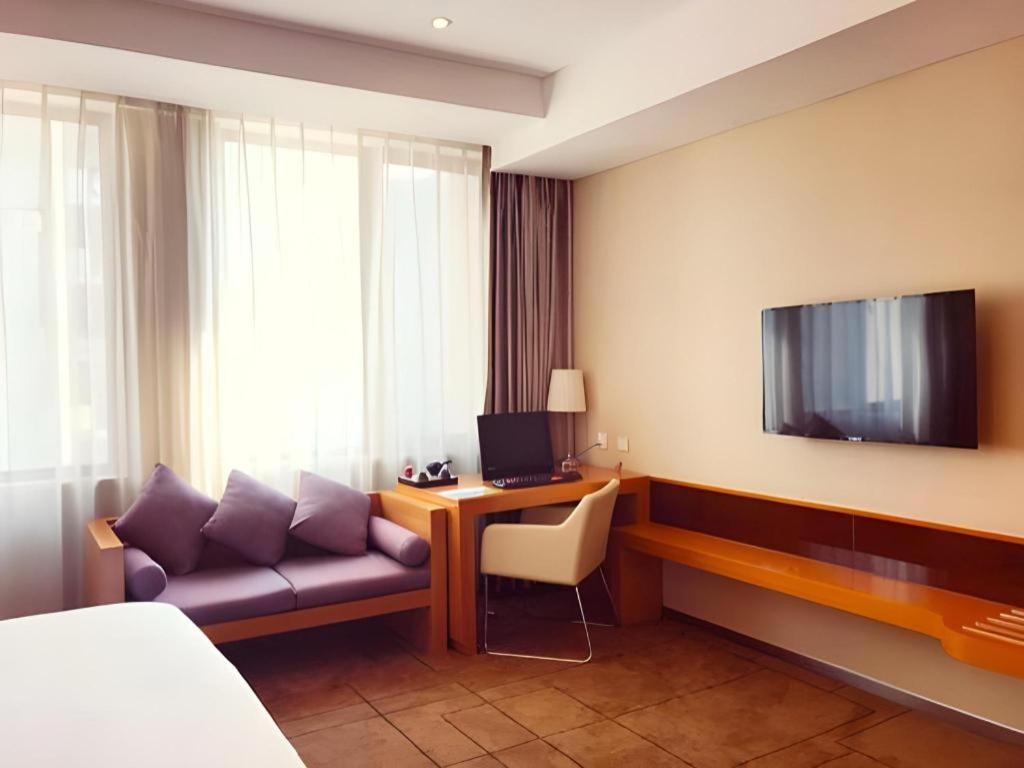 Metropolo Hotel Wuchuang Jiangtan Jiyuqiao Metro Station Ухань Екстер'єр фото