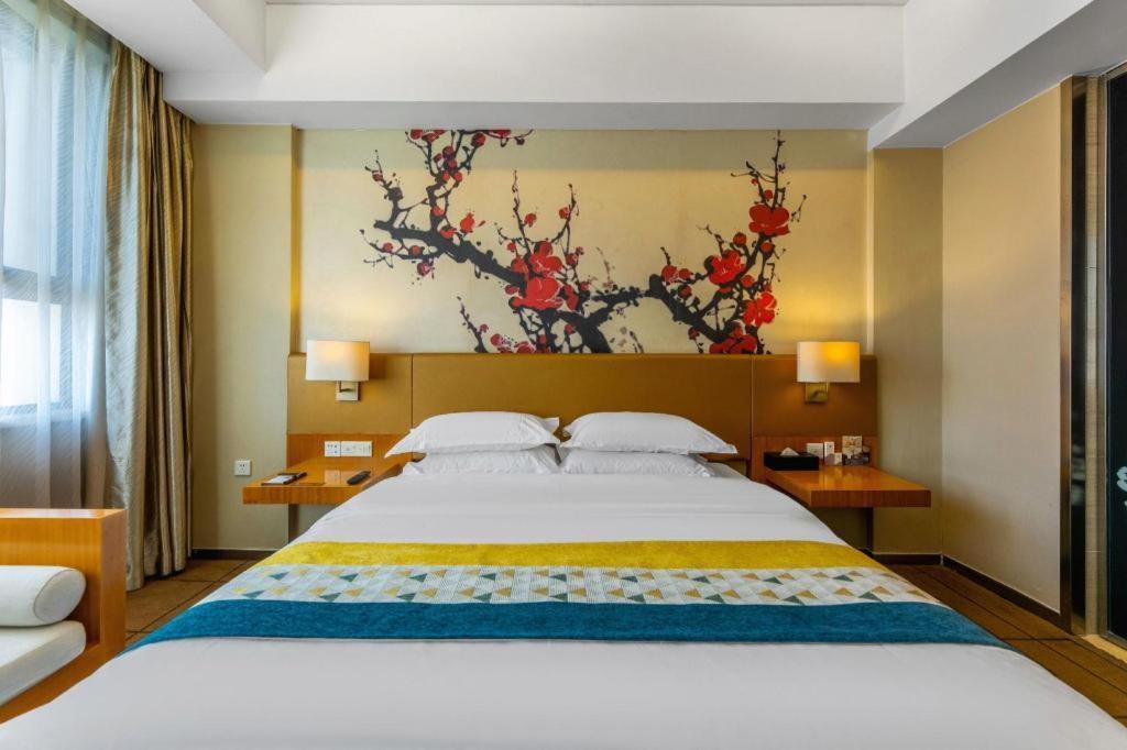 Metropolo Hotel Wuchuang Jiangtan Jiyuqiao Metro Station Ухань Екстер'єр фото
