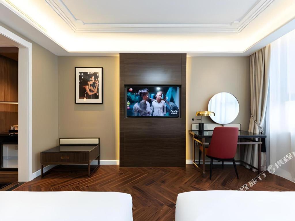 Metropolo Hotel Wuchuang Jiangtan Jiyuqiao Metro Station Ухань Екстер'єр фото